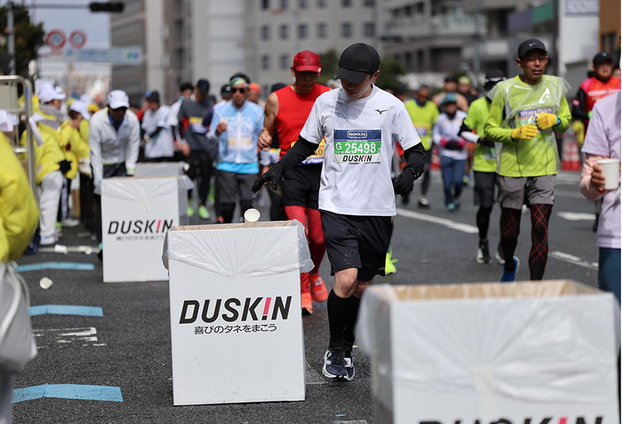 給水所での紙コップリサイクルイメージ