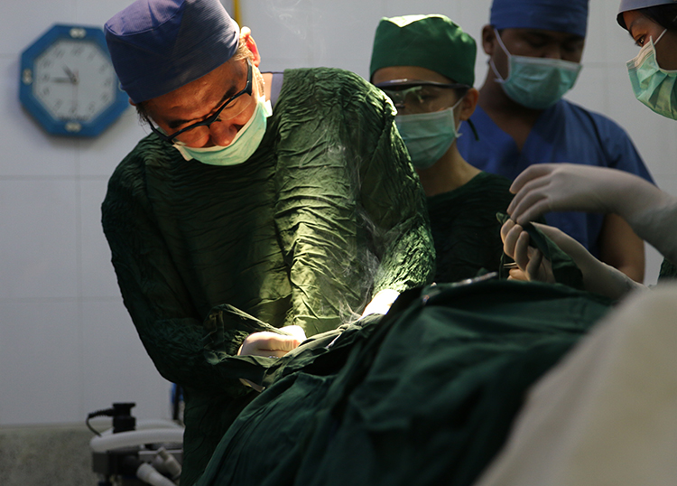 Surgical procedure by Dr. Hideto Yoshioka, Supreme adviser of Japan Heart