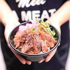 Aged beef harami (skirt) / beef loin steak rice bowls