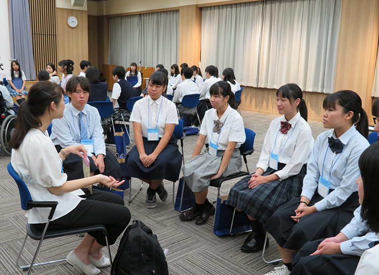 先輩奨学生との交流会