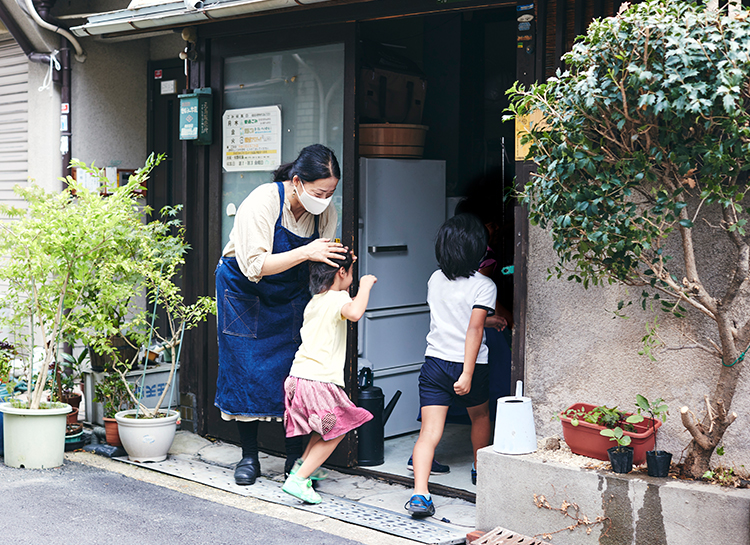 新たにサポートのための活動拠点として古民家のリノベーションを行いました。親子にとって安心できる居場所にしていきたいと思います。