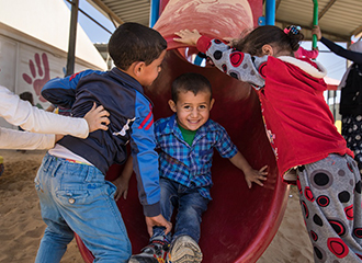 シリア難民の子どもたち。遊びは、日常を取り戻す力にもなる