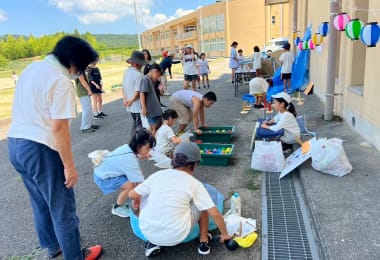 能登半島地震の被災地である石川県七尾市内の小学校で子ども遊び支援を実施。