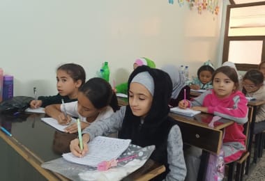 シリア帰還民に母国語を教える補習校